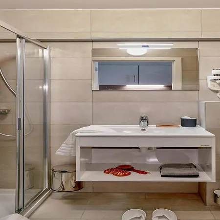 Modern With Sea View Apartman